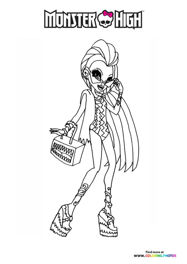 Draculaura in Fangtastic Style